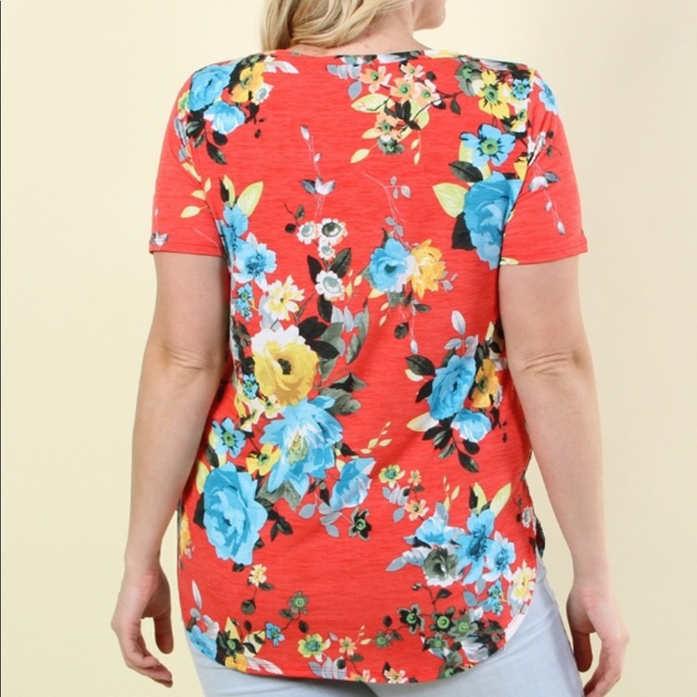 FINAL $$ LAST 2 - Floral V-Neck Top - Plus Size - Picture 3 of 7